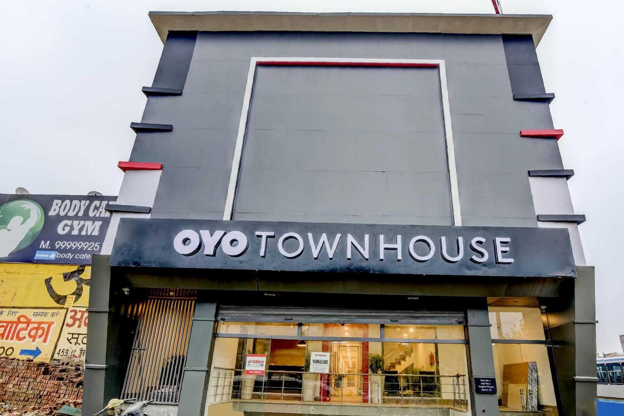 ホテル Oyo タウンハウス 347 ニア バス スタンド グルガウン エクステリア 写真