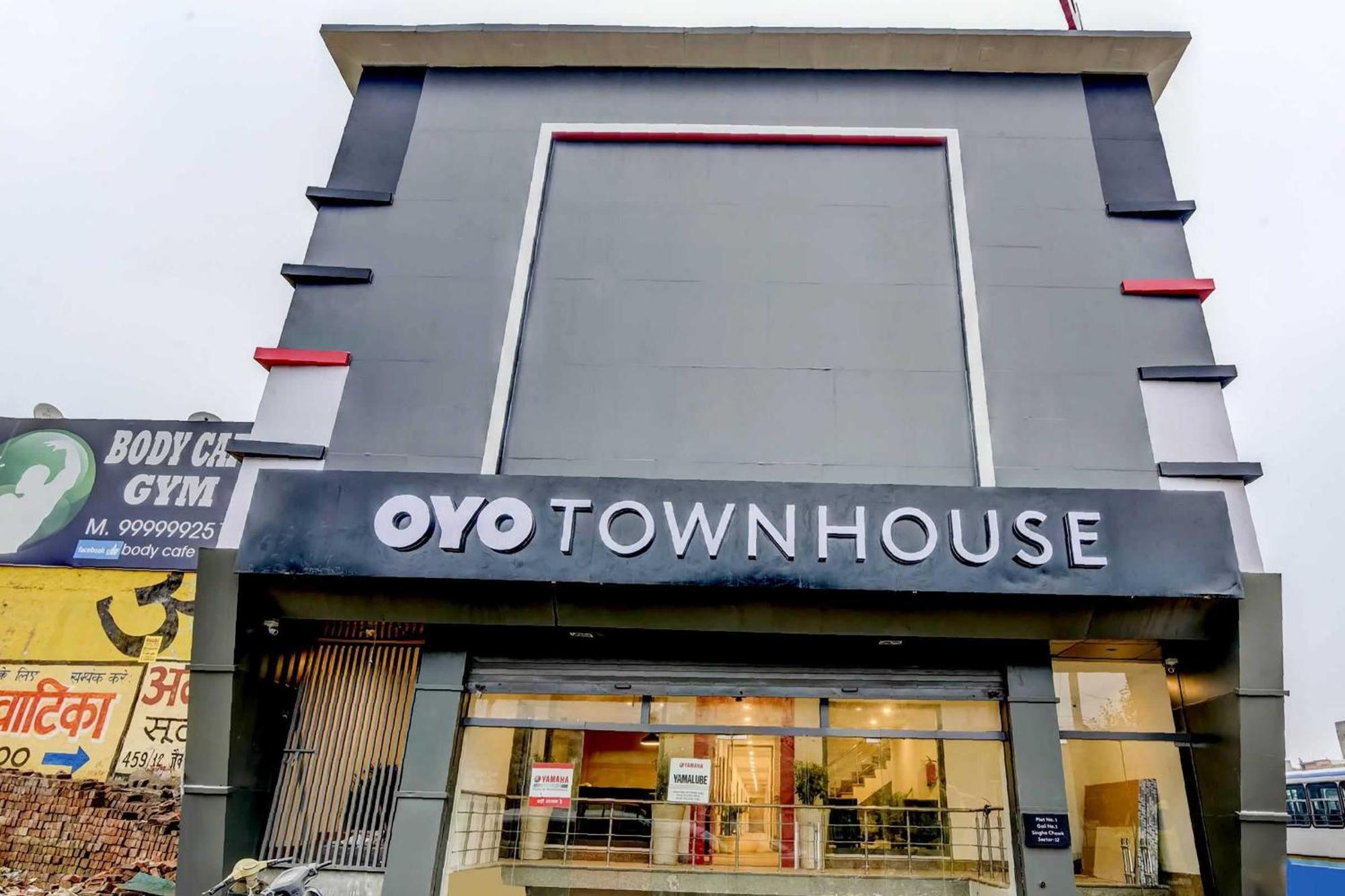 ホテル Oyo タウンハウス 347 ニア バス スタンド グルガウン エクステリア 写真